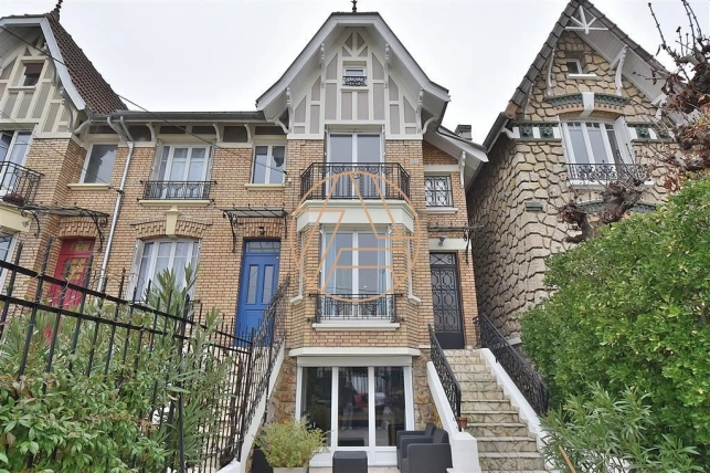 Maison à vendre 4 pièces de 105 m² à Saint-Maur-des-Fossés