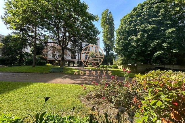 Appartement à vendre 2 pièces de 53 m² à Nogent-sur-Marne
