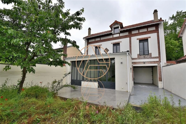 Maison à vendre 6 pièces de 142 m² à Saint-Maur-des-Fossés