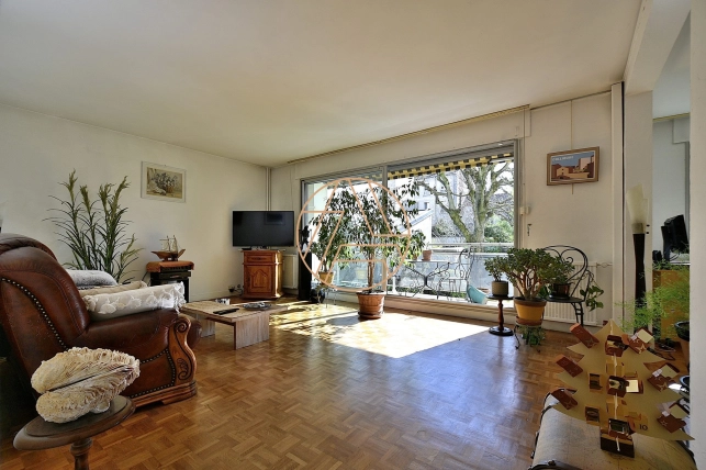 Appartement à vendre 6 pièces de 108 m² à Saint-Maur-des-Fossés