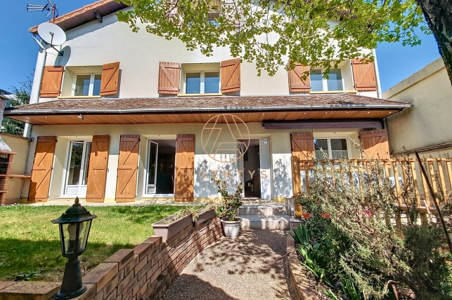 Maison à vendre 5 pièces de 97 m² à Saint-Maur-des-Fossés