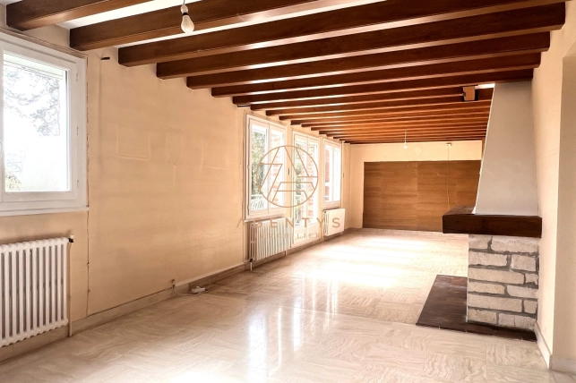 Maison à vendre 6 pièces de 160 m² à Mandres-les-Roses