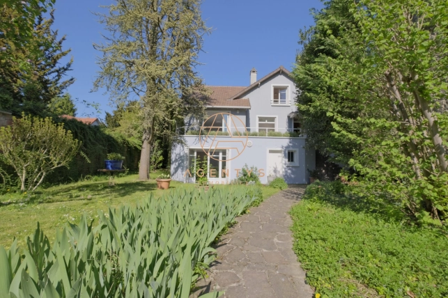 Maison à vendre 7 pièces de 219 m²