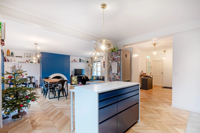 Maison à vendre 7 pièces de 160,21 m² à Saint-Maur-des-Fossés