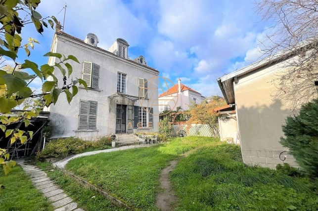 Maison à vendre 9 pièces de 149,34 m²