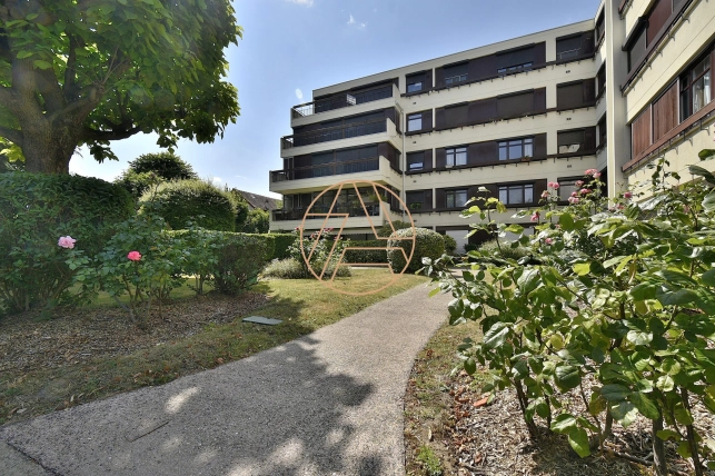 Appartement à vendre 2 pièces de 50,87 m² à Saint-Maur-des-Fossés