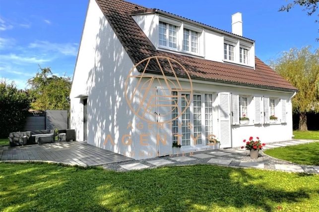 Maison à vendre 6 pièces de 132 m² à Fontenay-Trésigny