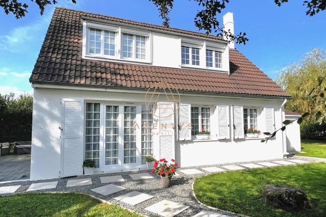 Maison à vendre 6 pièces de 132 m² à Fontenay-Trésigny
