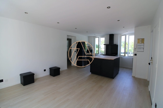 Appartement à vendre 2 pièces de 44,21 m² à Saint-Maur-des-Fossés