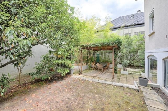 Maison à vendre 6 pièces de 195,02 m² à Saint-Maur-des-Fossés