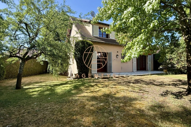 Maison à vendre 6 pièces de 165,22 m² à Le Plessis-Trévise