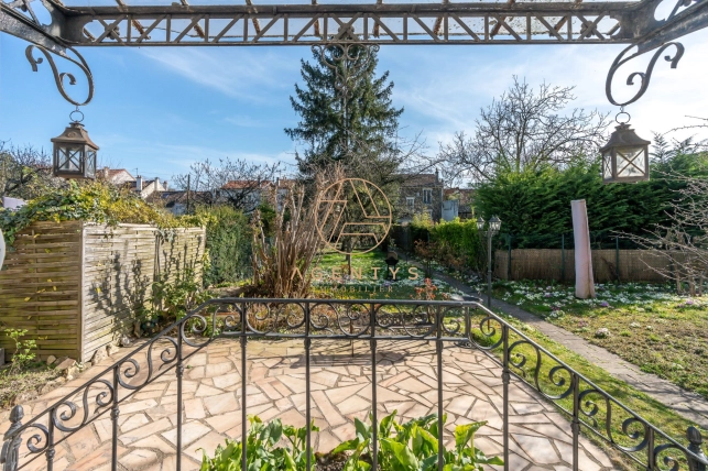 Maison à vendre 6 pièces de 165 m² à Nogent-sur-Marne