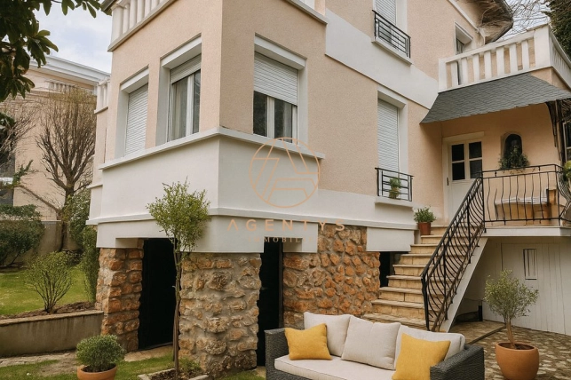 Maison à vendre 6 pièces de 195,02 m² à Saint-Maur-des-Fossés