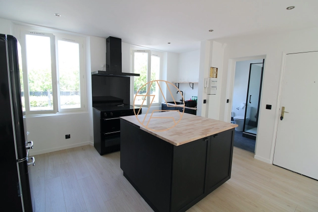 Appartement à vendre 2 pièces de 44,21 m² à Saint-Maur-des-Fossés