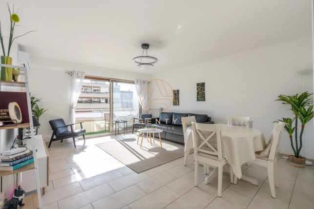 Appartement à vendre 2 pièces de 53,4 m² à Nogent-sur-Marne