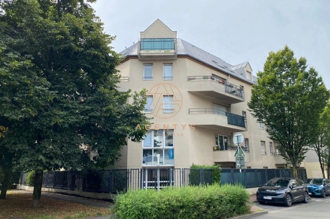 Appartement à vendre 2 pièces de 42,35 m² à Noisy-le-Grand