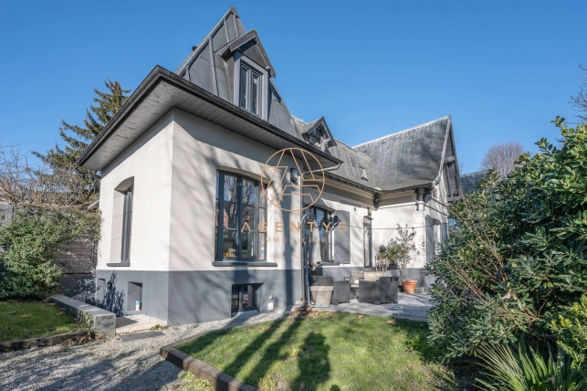 Maison à vendre 6 pièces de 150 m² à Nogent-sur-Marne