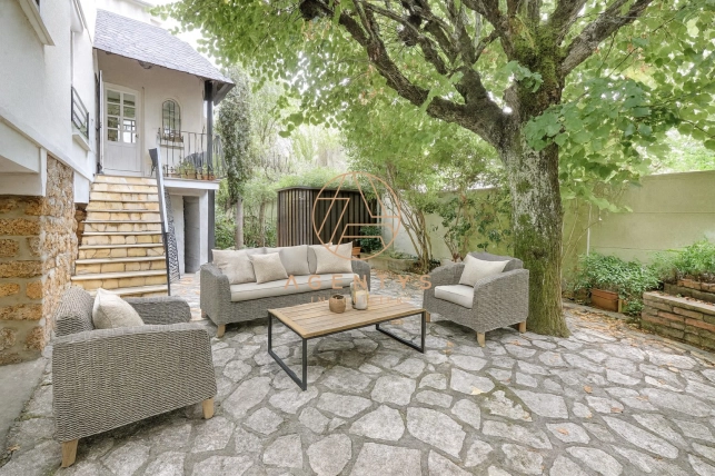 Maison à vendre 6 pièces de 195,02 m² à Saint-Maur-des-Fossés