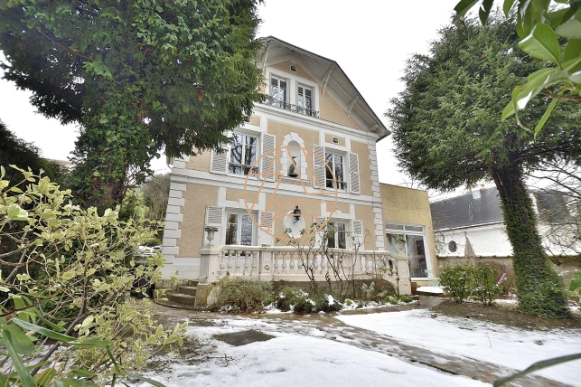 Maison à vendre 8 pièces de 200 m² à Saint-Maur-des-Fossés
