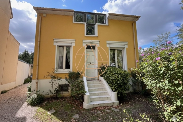 Maison à vendre 7 pièces de 178 m² à Créteil