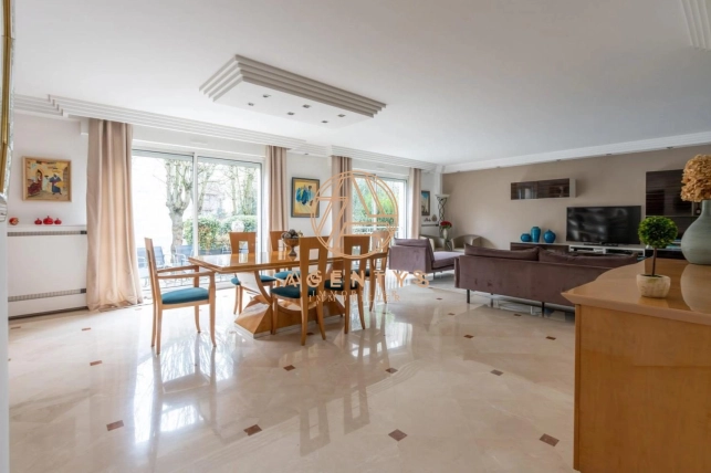 Maison à vendre 8 pièces de 205 m² à Nogent-sur-Marne