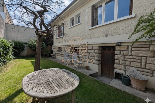 Maison à vendre 6 pièces de 93 m² à Saint-Maur-des-Fossés