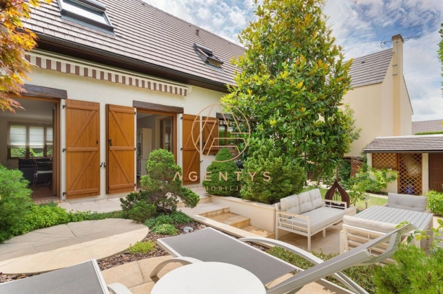 Maison à vendre 6 pièces de 135 m² à Ormesson-sur-Marne
