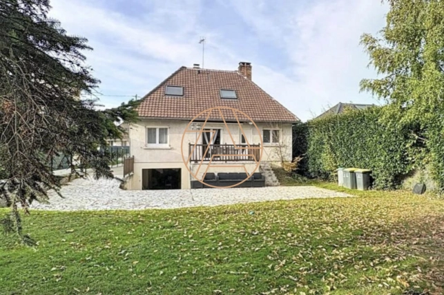Maison à vendre 6 pièces de 122 m² à Yerres