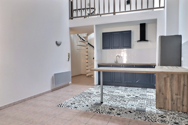 Appartement à vendre 2 pièces de 46 m² à Saint-Chamas