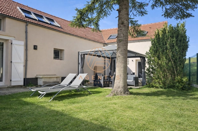 Maison à vendre 8 pièces de 219,8 m² à Émerainville