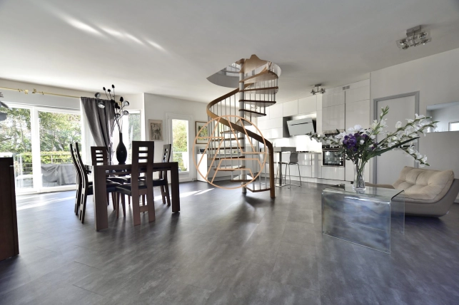 Maison à vendre 6 pièces de 156 m² à Créteil