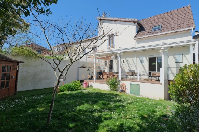 Maison à vendre 5 pièces de 106,01 m² à Saint-Maur-des-Fossés