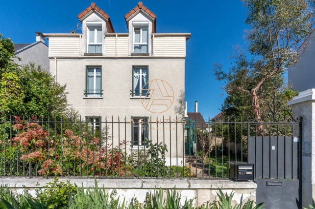 Maison à vendre 5 pièces de 145,38 m² à Le Perreux-sur-Marne