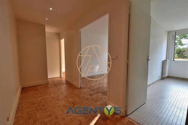 Appartement à louer 2 pièces de 50 m² à Saint-Maur-des-Fossés