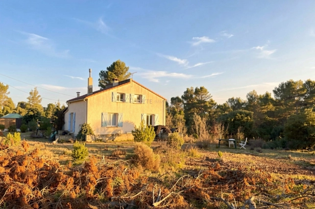 Maison à vendre 4 pièces de 105 m² à Jouques