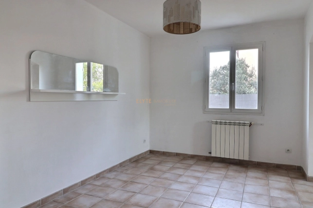 Maison à vendre 4 pièces de 111 m² à Peyrolles-en-Provence