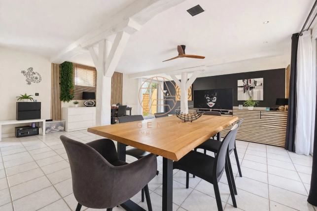 Maison à vendre 8 pièces de 219,8 m² à Émerainville
