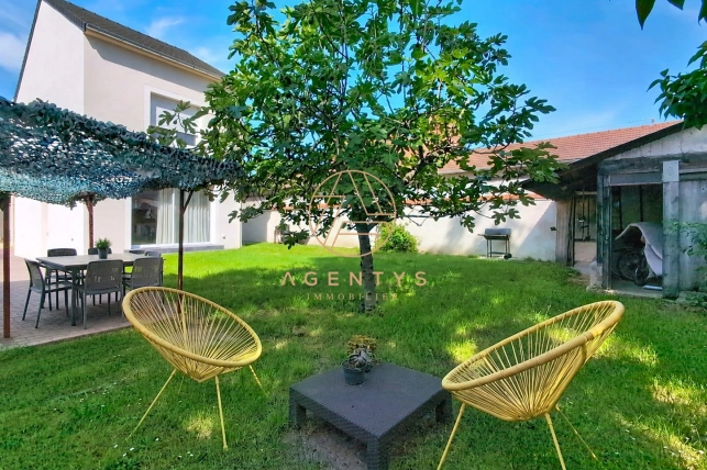 Maison à vendre 7 pièces de 165 m² à Saint-Maur-des-Fossés