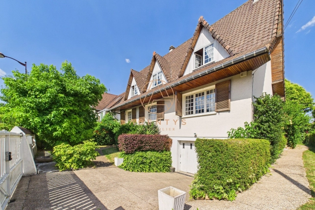 Maison à vendre 8 pièces de 198 m² à Villiers-sur-Marne