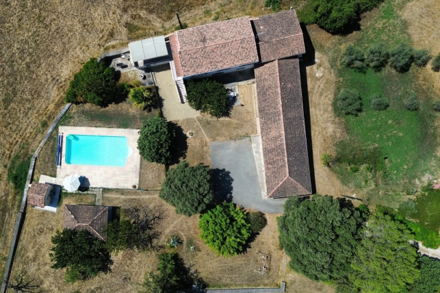 Maison à vendre 7 pièces de 233 m² à Saint-Chamas