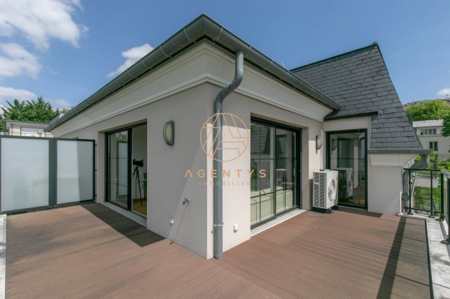 Appartement à vendre 6 pièces de 130,21 m² à Saint-Maur-des-Fossés