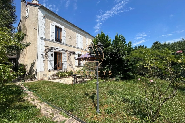 Maison à vendre 6 pièces de 165 m² à Nogent-sur-Marne