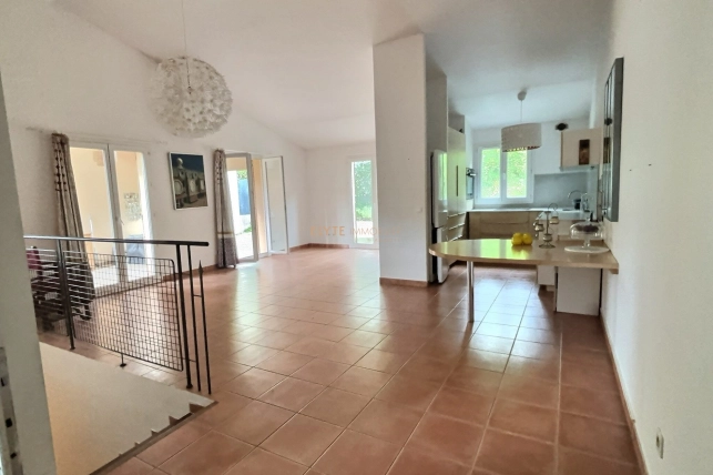 Maison vendu 4 pièces de 104 m² à Jouques