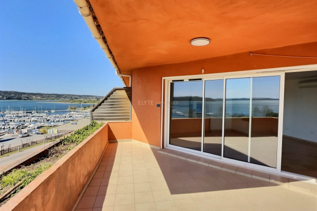 Appartement à vendre 4 pièces de 82 m² à Saint-Chamas