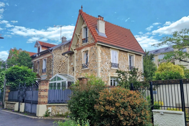 Maison à vendre 7 pièces de 136,63 m² à Le Perreux-sur-Marne