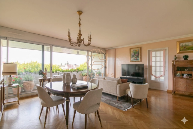 Appartement à vendre 5 pièces de 103 m² à Saint-Maur-des-Fossés