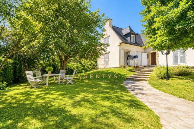 Maison à vendre 7 pièces de 217 m² à Villiers-sur-Marne