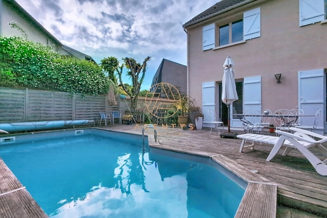 Maison à vendre 7 pièces de 136 m² à Saint-Maur-des-Fossés