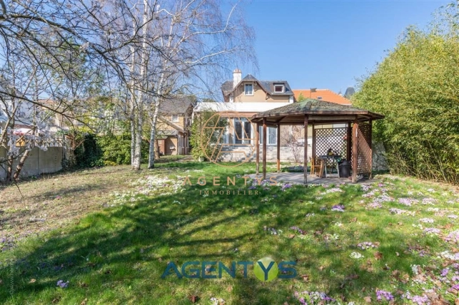 Maison à vendre 10 pièces de 205 m²
