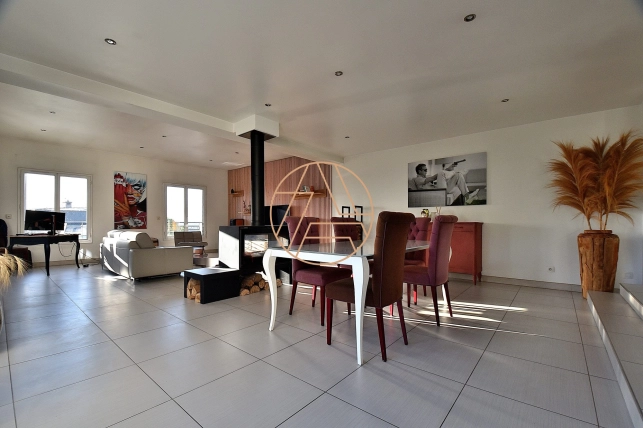 Maison 8 pièces 235 m² · à Chennevières-sur-Marne · 235 m² · 995 000 €